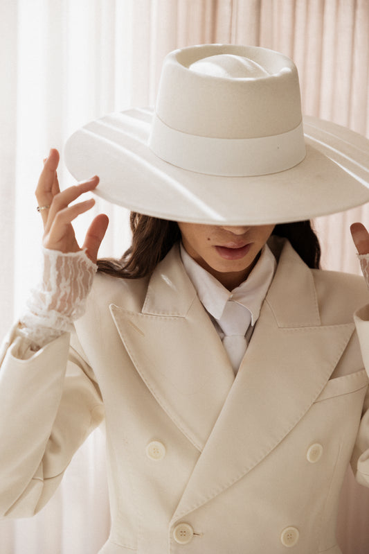 Alba hat